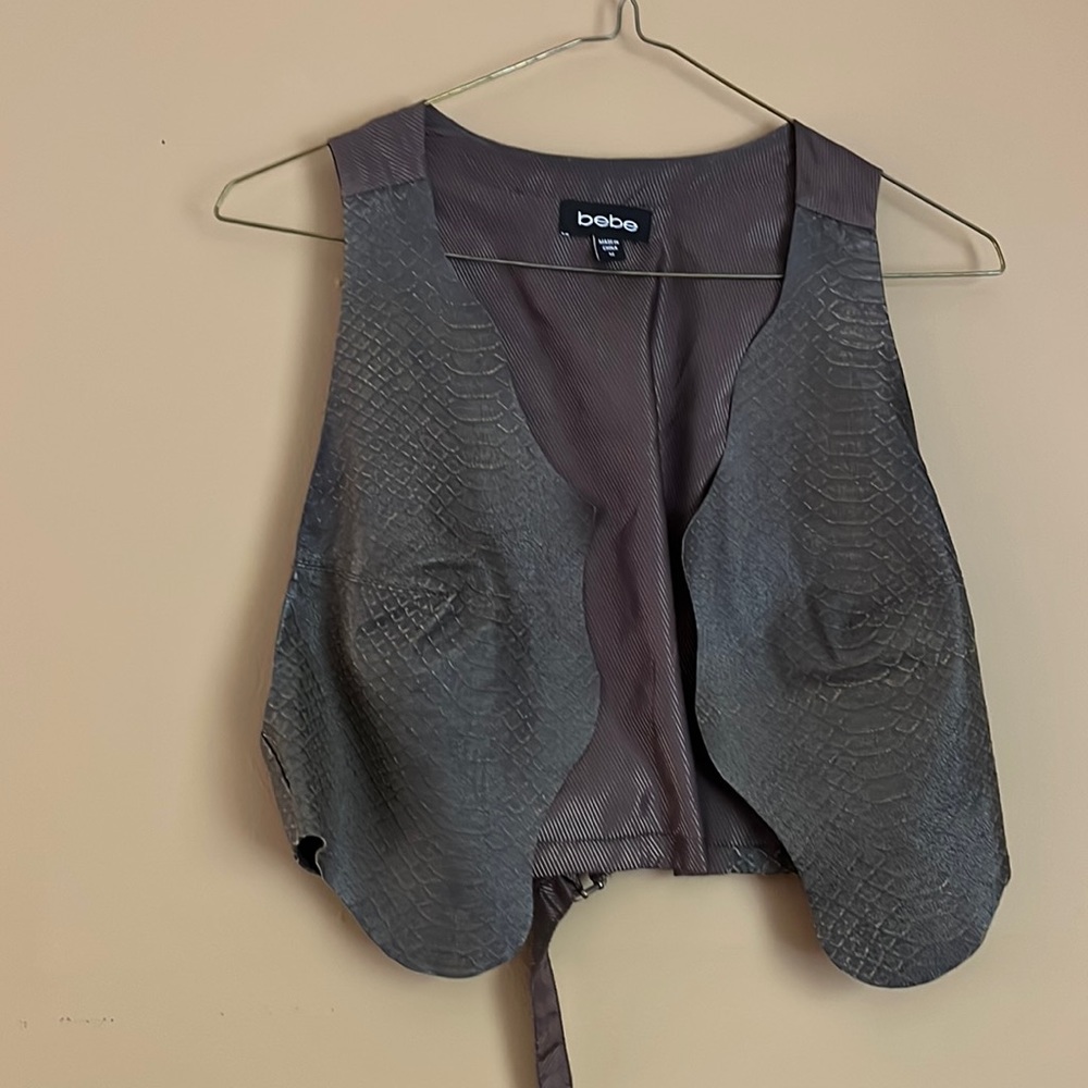 bebe Short leather vest
